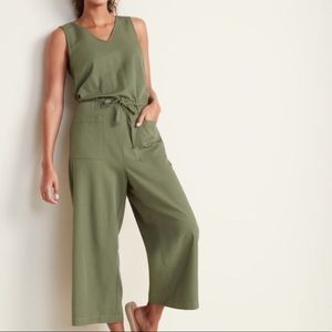 Old Navy Waist-Defined Sleeveless V-Neck Jumpsuit